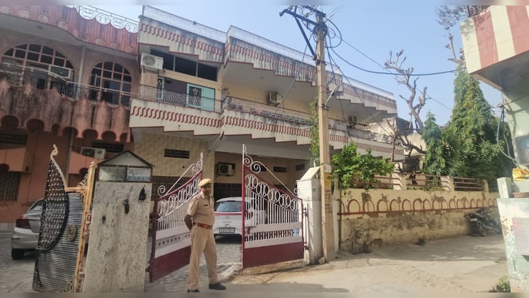 शंकर ऑयल मिल पर सेल टैक्स और जीएसटी का छापा, फर्जी बिलिंग की आशंका शंकर ऑयल मिल पर सेल टैक्स और जीएसटी का छापा, फर्जी बिलिंग की आशंका