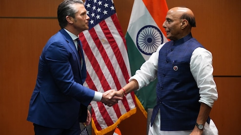 कुआलालंपुर में भारत-अमेरिका रक्षा साझेदारी पर बड़ा समझौता, जानें दोनों देशों के बीच हुई क्या बातचीत कुआलालंपुर में भारत-अमेरिका रक्षा साझेदारी पर बड़ा समझौता, जानें दोनों देशों के बीच हुई क्या बातचीत