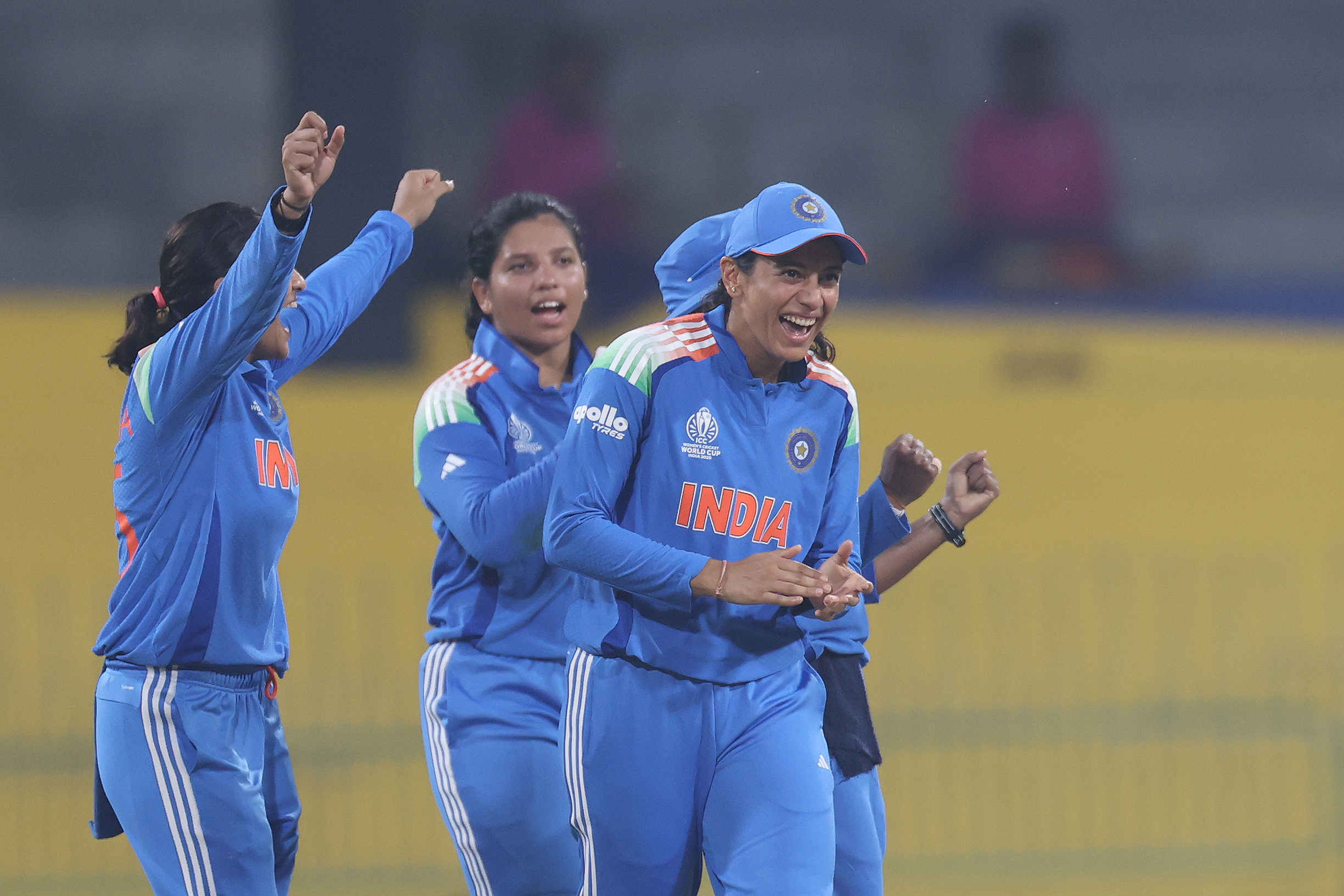 India vs Pakistan LIVE Score, Women's World Cup 2025: Pak Captain Argues With Umpire After Star's Controversial Dismissal vs India