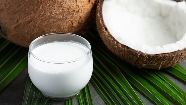 5 Powerful Health Benefits Of Starting Your Day With Coconut Milk