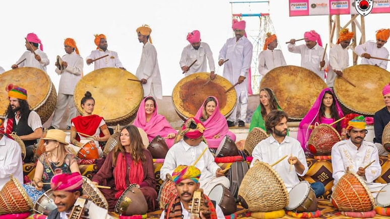 पुष्कर मेले में 106 नगाड़ों से देसी- विदेशी कलाकारों ने रचा इतिहास, इंडिया बुक ऑफ रिकॉर्ड में दर्ज हो सकता है नाम पुष्कर मेले में 106 नगाड़ों से देसी- विदेशी कलाकारों ने रचा इतिहास, इंडिया बुक ऑफ रिकॉर्ड में दर्ज हो सकता है नाम