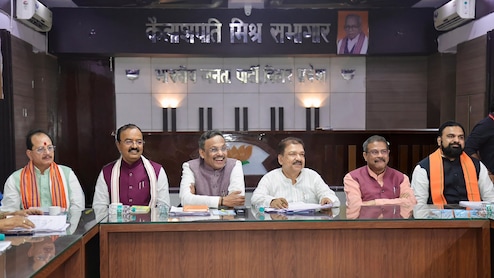 बिहार बीजेपी पहली लिस्ट: भूमिहार, राजपूत, EBC... हर वोट बैंक को साधने की कोशिश, लेकिन बाजी मारी OBC ने
