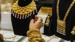 Gold and Silver Rates Today: नए रिकॉर्ड स्तर पर गोल्ड; MCX पर सोने की कीमतें 1.27 लाख रुपये प्रति 10 ग्राम