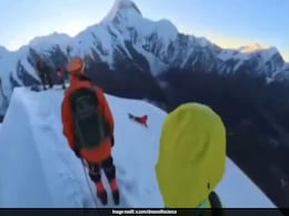 On Camera, Hiker Falls To Death On China Mountain After Untying Safety Rope On Camera, Hiker Falls To Death On China Mountain After Untying Safety Rope