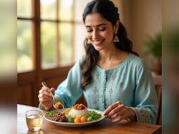 आयुर्वेद में बताया गया है हेल्दी रहने का असली मंत्र, सिर्फ डाइट नहीं, डेली रूटीन में शामिल करनी होंगी ये चीजें आयुर्वेद में बताया गया है हेल्दी रहने का असली मंत्र, सिर्फ डाइट नहीं, डेली रूटीन में शामिल करनी होंगी ये चीजें