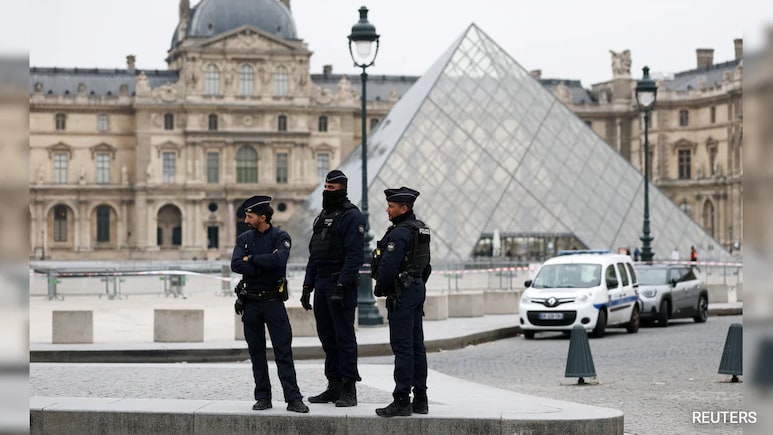 In And Out In 7 Minutes, With Disc Cutters: How Louvre Robbery Was Carried Out In And Out In 7 Minutes, With Disc Cutters: How Louvre Robbery Was Carried Out