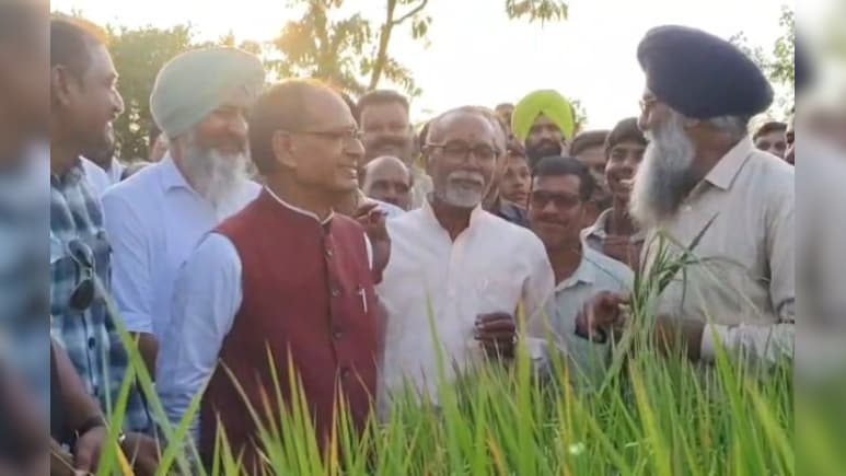 विदिशा पहुंचे केंद्रीय मंत्री शिवराज सिंह चौहान, बोले - किसान नए प्रयोग करने से हिचकिचाएं नहीं
