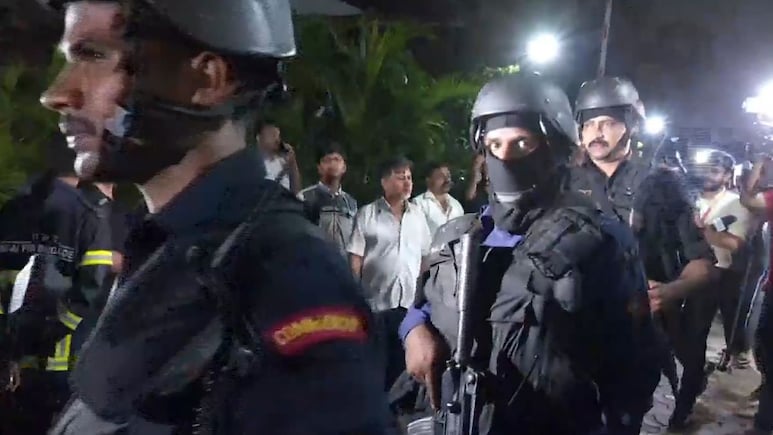 मुंबई में बंधकों को छुड़वाने कौन से कमांडो गए थे? जानें कब बुलाई जाती है NSG मुंबई में बंधकों को छुड़वाने कौन से कमांडो गए थे? जानें कब बुलाई जाती है NSG