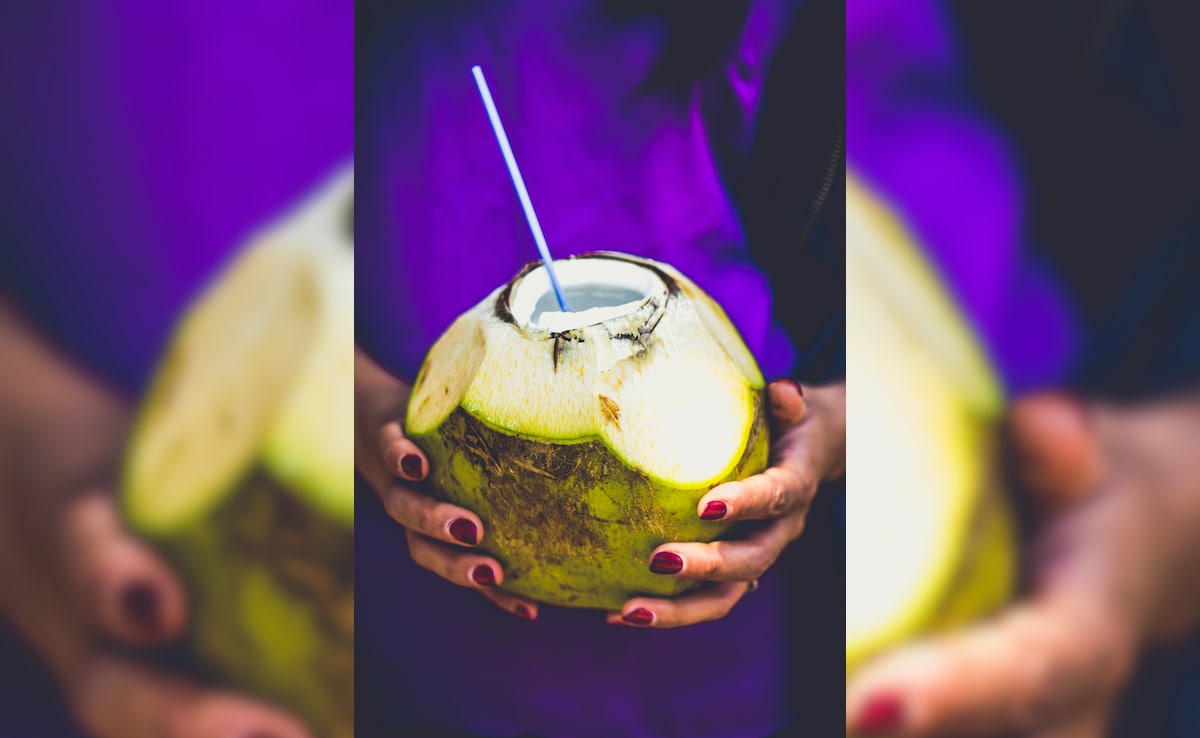 स्ट्रॉ से नारियल पानी पीना हो सकता है खतरनाक? डॉक्टर से जानें Coconut Water पीने का सही तरीका