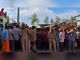 बहराइच में मूर्ति विसर्जन के दौरान हंगामा, पुलिस की सतर्कता से टली अनहोनी बहराइच में मूर्ति विसर्जन के दौरान हंगामा, पुलिस की सतर्कता से टली अनहोनी