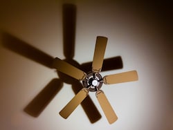 Ceiling Fan under 1000: बिना जेब ढीली किए पाएं ठंडी हवा, ₹1000 के अंदर बेस्ट सीलिंग फैन डील्स