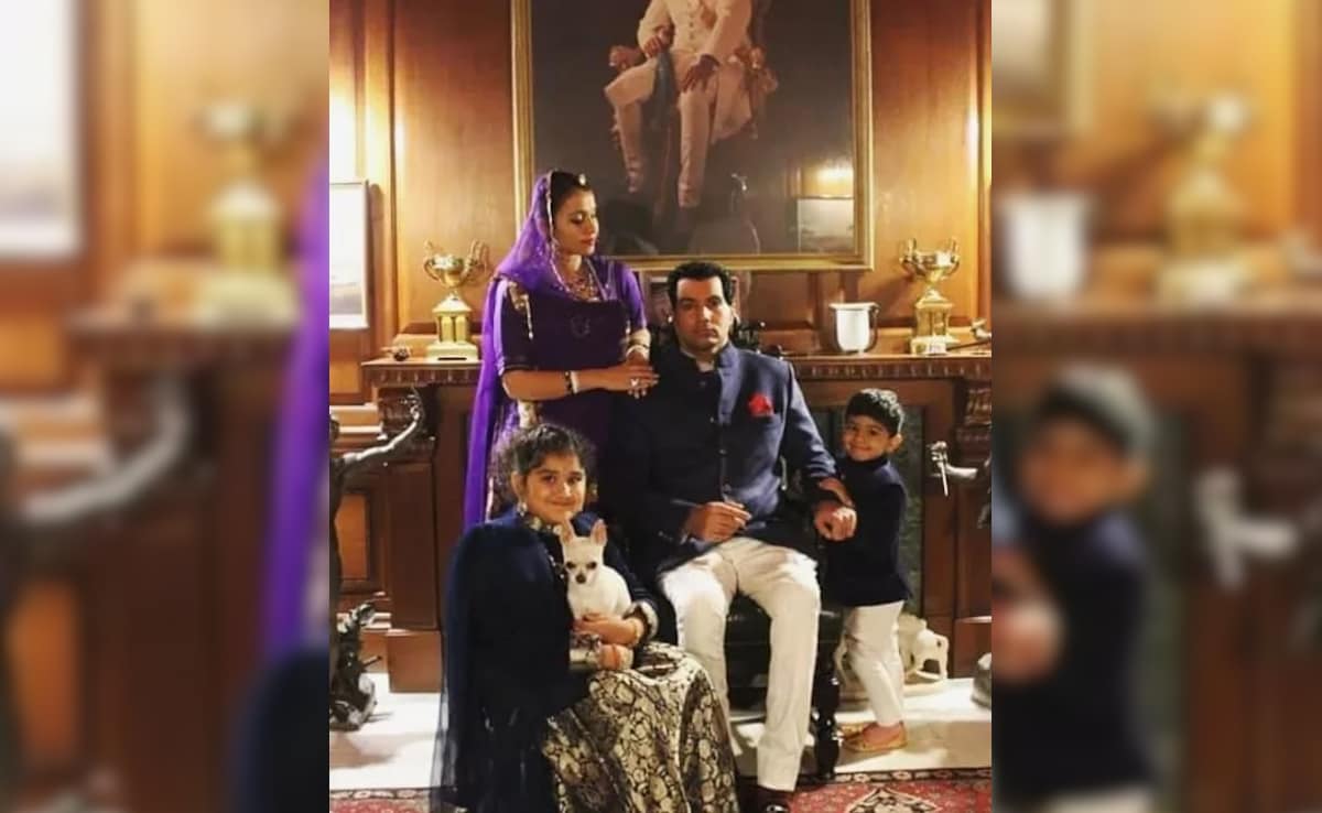 Shivraj Singh and Gayatri along with their kids. Shivraj Singh and Gayatri along with their kids.