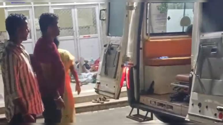 कुंडला घाटी के पास 108 एंबुलेंस में महिला ने दिया बच्ची को जन्म, दोनों स्वस्थ कुंडला घाटी के पास 108 एंबुलेंस में महिला ने दिया बच्ची को जन्म, दोनों स्वस्थ