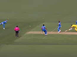 Watch - Shubman Gill Misses Easy Run Out vs Australia, Ravi Shastri Stunned: "Had So Much Time" Watch - Shubman Gill Misses Easy Run Out vs Australia, Ravi Shastri Stunned: "Had So Much Time"