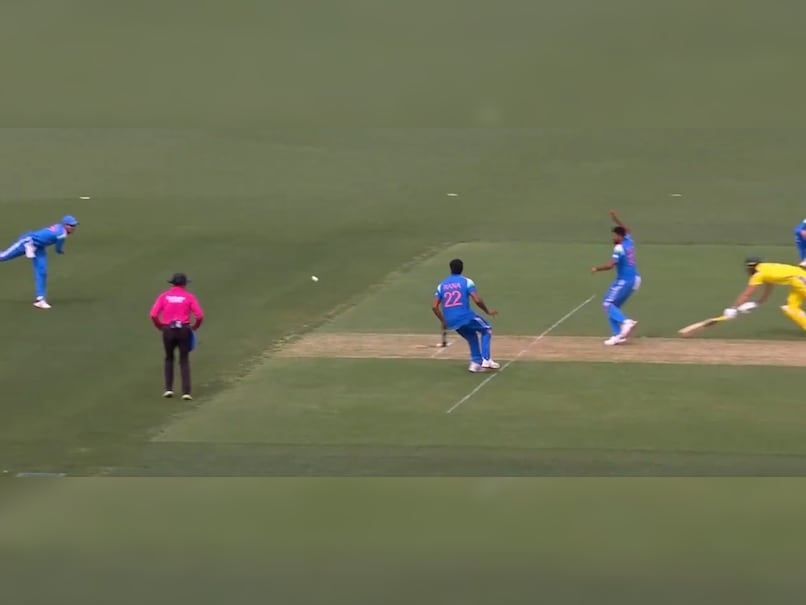 Watch: Shubman Gill Misses Easy Run Out vs Australia, Ravi Shastri Stunned: "Had So Much Time"