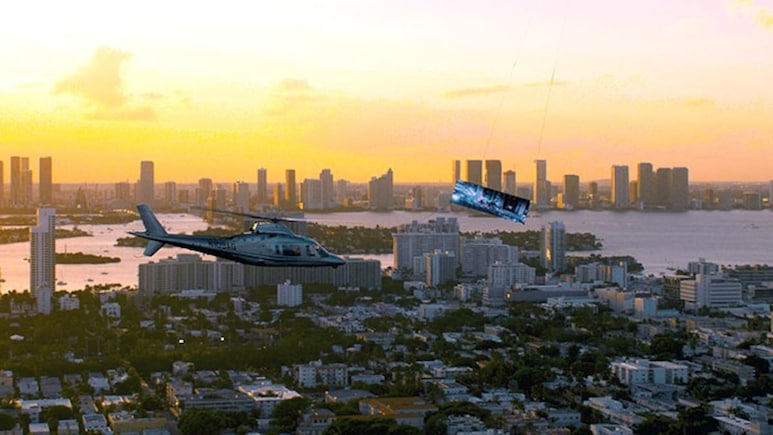 Xbox Flies Giant Screen Over Miami To Set Gaming World Record Xbox Flies Giant Screen Over Miami To Set Gaming World Record