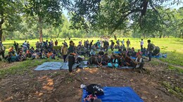 Naxalite Surrender: तेलंगाना DGP के सामने 37 माओवादियों का सरेंडर, 20-20 लाख के 3 CCM मेंबर भी शामिल, हर नक्सली को मिले 1.41 करोड़