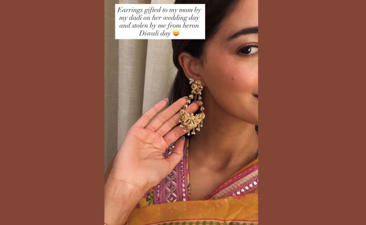 Ananya Panday steals earrings that her grandmother gifted her mother. Photo: Ananya Panday Ananya Panday steals earrings that her grandmother gifted her mother. Photo: Ananya Panday