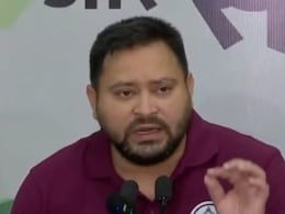 बिहार- वक़्फ़ पर राजनीति तेज़, तेजस्वी के बयान को मिला लेफ़्ट-कांग्रेस का साथ, BJP ने कहा 'मूर्खता पूर्ण बयान' बिहार- वक़्फ़ पर राजनीति तेज़, तेजस्वी के बयान को मिला लेफ़्ट-कांग्रेस का साथ, BJP ने कहा 'मूर्खता पूर्ण बयान'