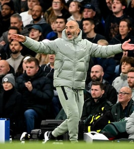 Enzo Maresca Denies Manchester City Manager Speculation, Pledges Commitment To Chelsea