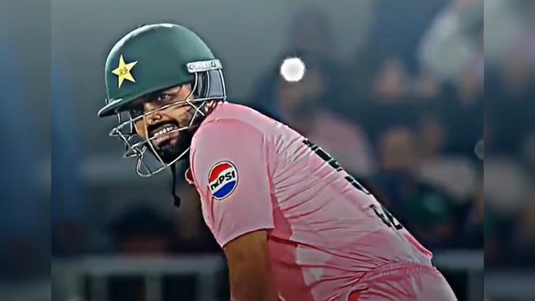 बाबर आजम ने शून्य पर आउट होते ही विराट कोहली को छोड़ दिया पीछे, जानें क्या है वो शर्मनाक रिकॉर्ड बाबर आजम ने शून्य पर आउट होते ही विराट कोहली को छोड़ दिया पीछे, जानें क्या है वो शर्मनाक रिकॉर्ड