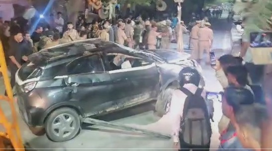 यूपी के आगरा में रफ्तार का कहर! तेज स्पीड कार ने कई लोगों को रौंदा, 5 की दर्दनाक मौत 