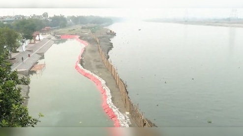 AAP का आरोप-पीएम के बनाया गया अलग छठ घाट, बीजेपी बोली-हमने यमुना को पूजा लायक बनाया