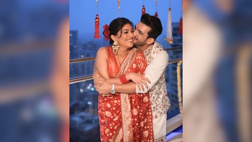 पति के बिना करवाचौथ मनाएगी इस एक्टर की बीवी, बोलीं- हम एक-दूसरे को देख नहीं सकते...