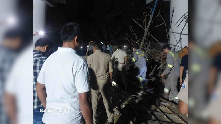 यूपी: टूंडला में निर्माणाधीन रेलवे ओवरब्रिज का हिस्सा गिरा, 5 मजदूर घायल; 2 की हालत गंभीर यूपी: टूंडला में निर्माणाधीन रेलवे ओवरब्रिज का हिस्सा गिरा, 5 मजदूर घायल; 2 की हालत गंभीर