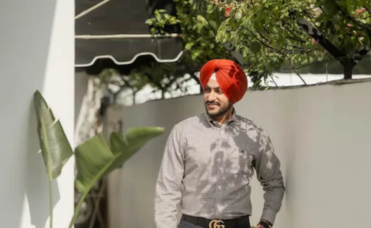 Punjabi Singer Rajvir Jawanda Cremated At His Native Village