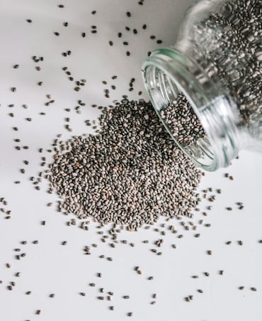 7 Benefits Of Drinking Chia Seeds With Lemon Water On Empty Stomach