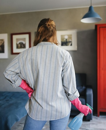 How To Prevent Back Strain While Diwali Cleaning