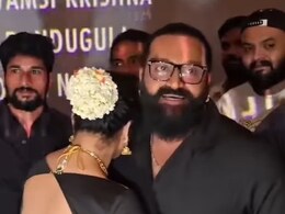 पति की फिल्म को मिल रहा प्यार देख रो पड़ी डायरेक्टर की पत्नी, कैमरे में कैद हुआ क्यूट मोमेंट पति की फिल्म को मिल रहा प्यार देख रो पड़ी डायरेक्टर की पत्नी, कैमरे में कैद हुआ क्यूट मोमेंट