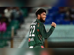 रिशद हुसैन ने बनाया ऐसा रिकॉर्ड कि बांग्लादेश क्रिकेट के इतिहास में हो गए अमर रिशद हुसैन ने बनाया ऐसा रिकॉर्ड कि बांग्लादेश क्रिकेट के इतिहास में हो गए अमर