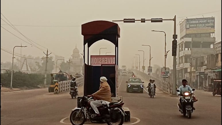 AQI in Rajasthan: दिवाली के बाद राजस्थान का दम घोंट रही हवा! भिवाड़ी 'वेरी पुअर', जयपुर, कोटा, सीकर 'खराब' श्रेणी में एक्यूआई AQI in Rajasthan: दिवाली के बाद राजस्थान का दम घोंट रही हवा! भिवाड़ी 'वेरी पुअर', जयपुर, कोटा, सीकर 'खराब' श्रेणी में एक्यूआई