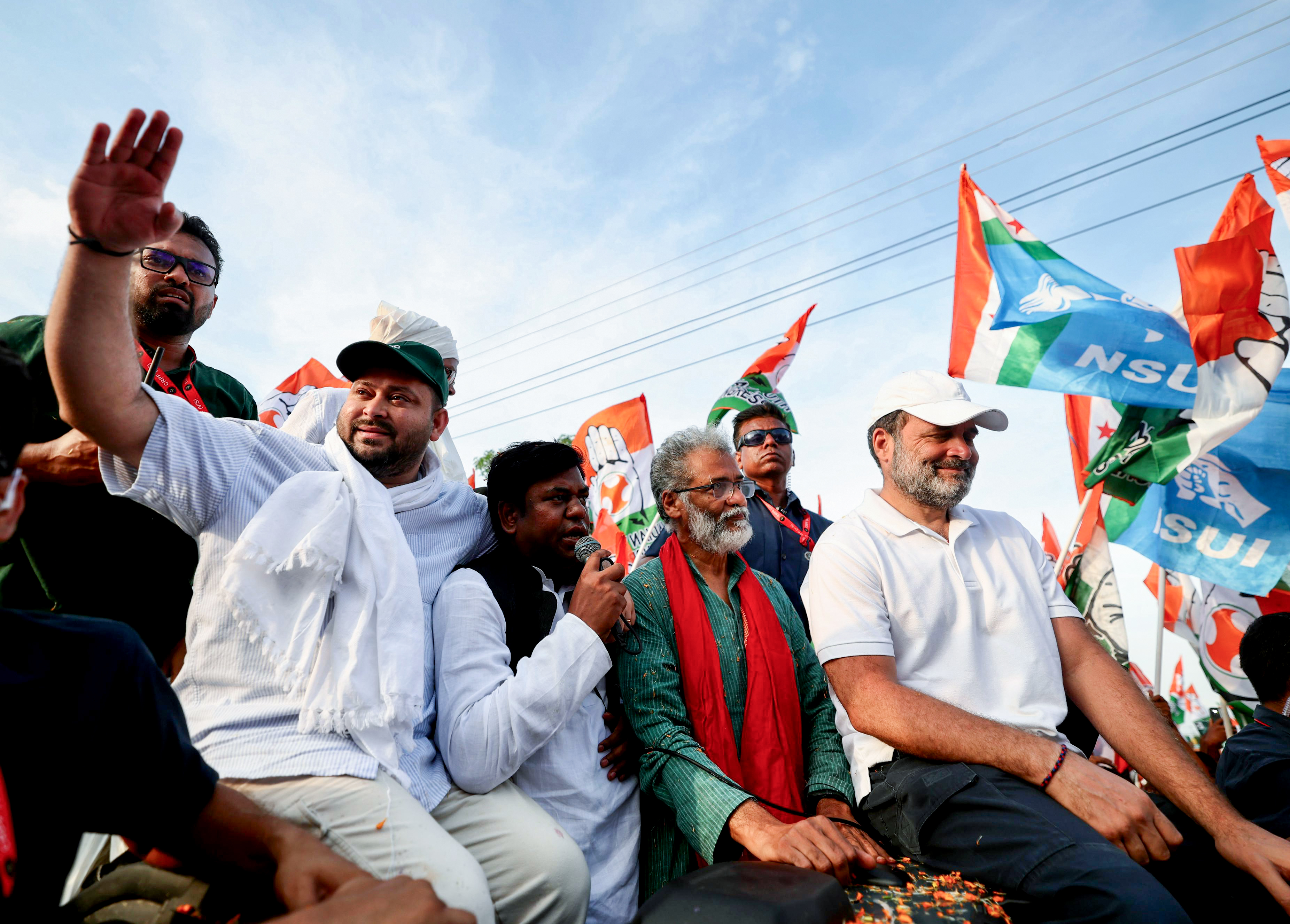 बिहार चुनाव 2025... नामांकन की आखिरी तारीख से पहले महागठबंधन में बढ़ी अंदरूनी कलह