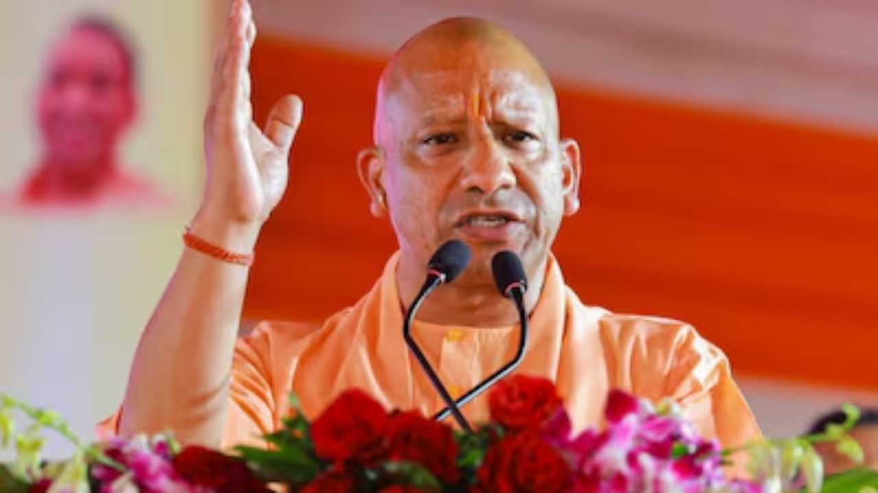 दिवाली पर सीएम योगी का डबल गिफ्ट, मुफ्त गैस सिलेंडर और दंगाइयों को कड़ा संदेश