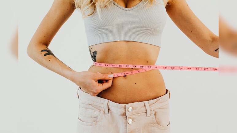 Weight Loss Tips: स्लिम आणि फिट दिसायचंय? 8 एक्सरसाइज केल्यास वजन झटकन होईल कमी