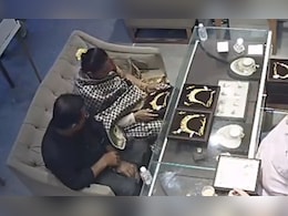 Rs 6 Lakh Gone In A Blink: On Camera, UP Woman Steals Gold Necklace Rs 6 Lakh Gone In A Blink: On Camera, UP Woman Steals Gold Necklace