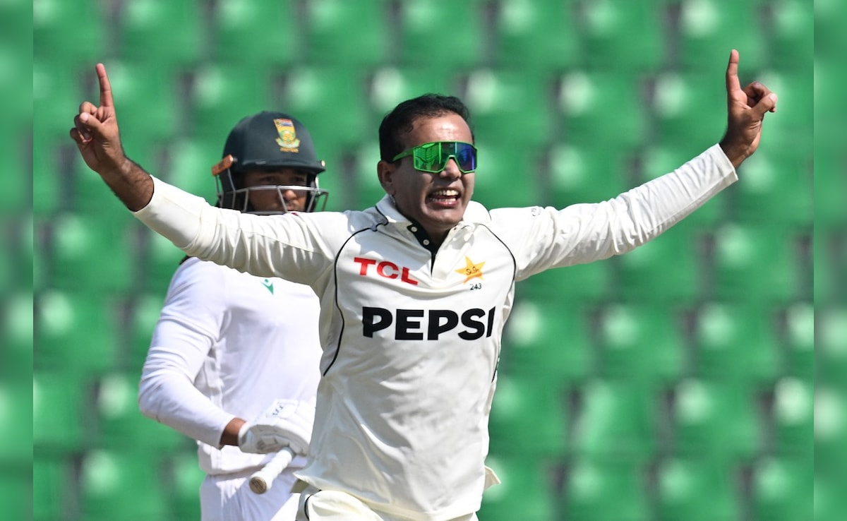 PAK vs BAN 1st Test: पाकिस्तानी स्पिनर ने तोड़ा 130 साल पुराना रिकॉर्ड, रिटायरमेंट की उम्र में बनाया अनोखा वर्ल्ड रिकॉर्ड