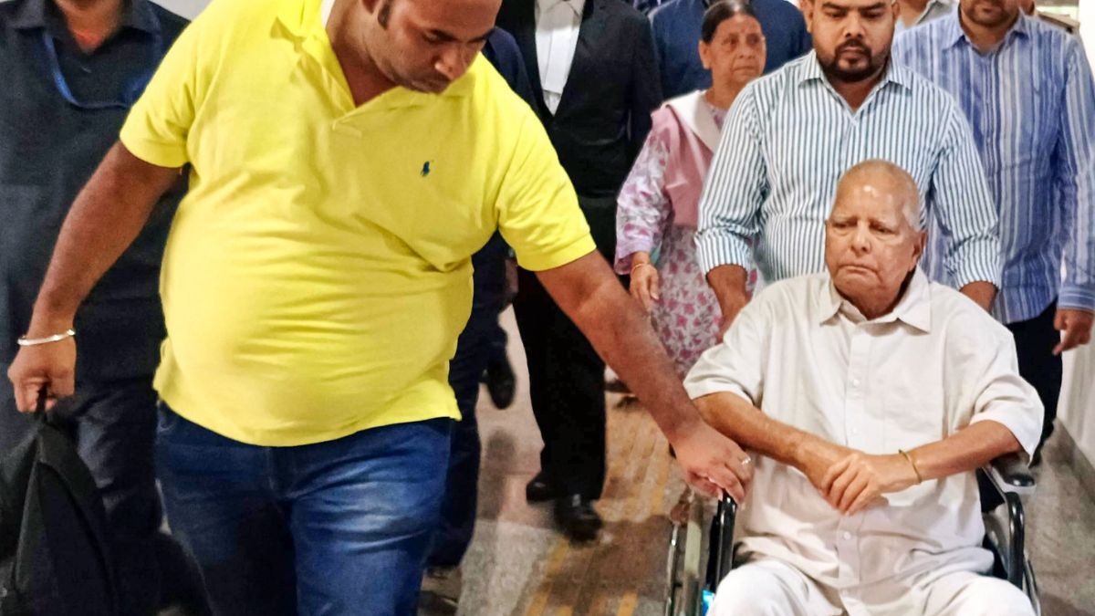 IRCTC मामले में कोर्ट ने लालू और तेजस्‍वी को आज क्‍या-क्‍या सुनाया, पढ़े बड़ी बातें