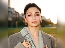 <i>Two Much</i>: Alia Bhatt Skips Questions On Exes During Kajol And Twinkle Khanna's Chat Show <i>Two Much</i>: Alia Bhatt Skips Questions On Exes During Kajol And Twinkle Khanna's Chat Show