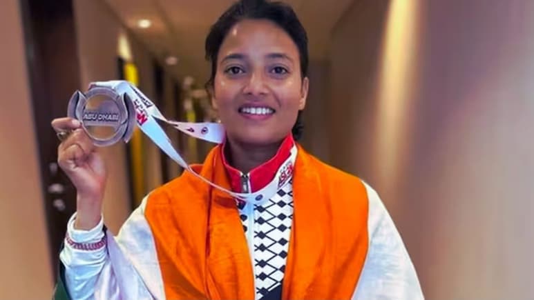 Rohini Kalam : आशियाई चॅम्पियनशिपमध्ये कांस्यपदक, भारताची स्टार खेळाडू रोहिणी कलमने राहत्या घरात घेतला गळफास Rohini Kalam : आशियाई चॅम्पियनशिपमध्ये कांस्यपदक, भारताची स्टार खेळाडू रोहिणी कलमने राहत्या घरात घेतला गळफास
