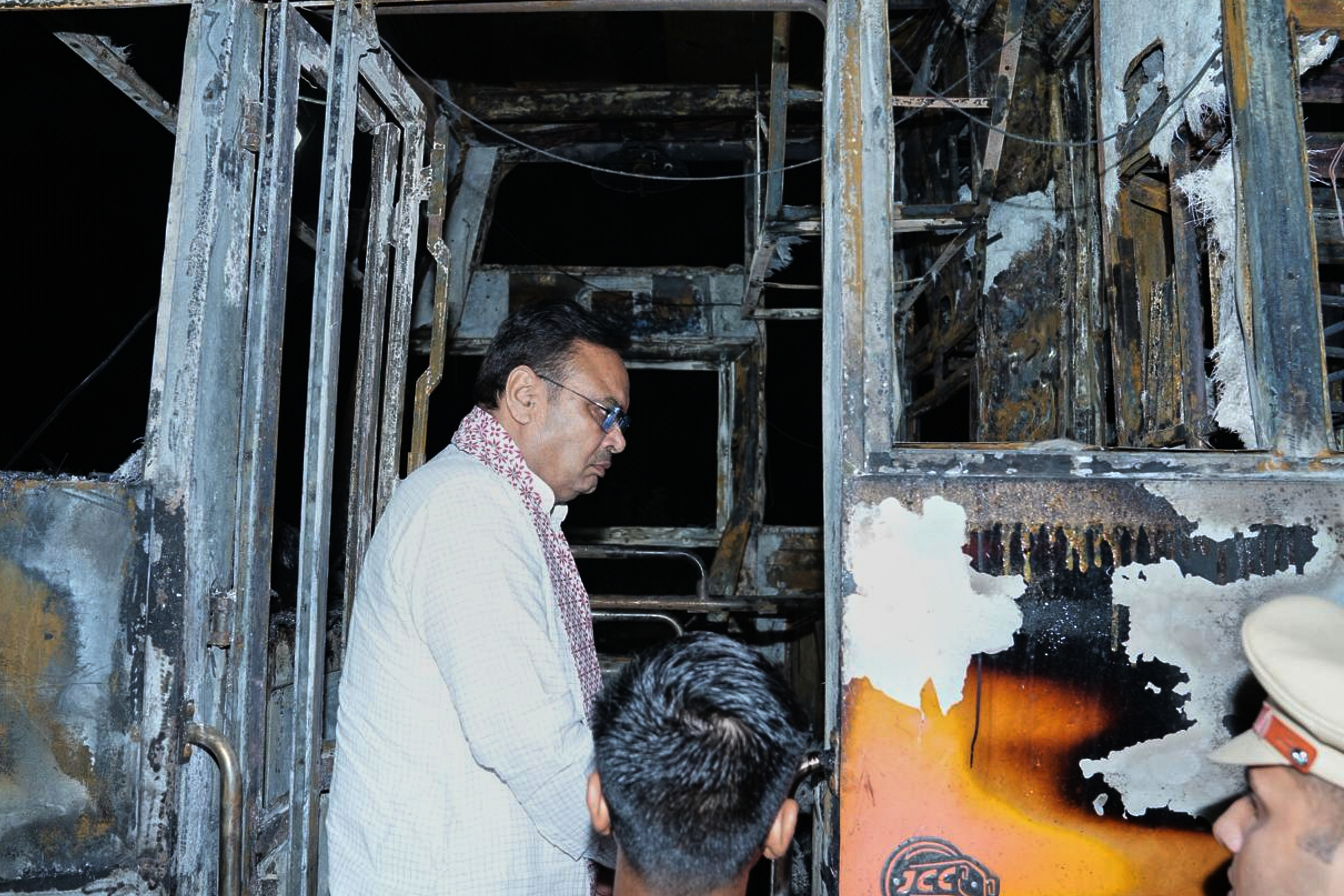 एक ही रास्ता था, नहीं खुला बस का दरवाजा... जैसलमेर बस में 20 यात्री जिंदा जले, पढ़ें हादसे की इनसाइड स्टोरी