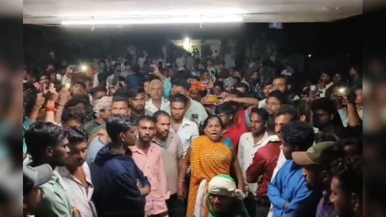 एमपी में फिर लव जिहाद! ब्लैकमेलिंग से तंग युवती ने किया सुसाइड; हिंदू संगठनों ने थाने में शव रखकर किया हंगामा 