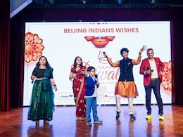 चीन में भारतीयों और चीनियों ने मिलकर मनाई दीवाली, देखिए तस्वीरें चीन में भारतीयों और चीनियों ने मिलकर मनाई दीवाली, देखिए तस्वीरें