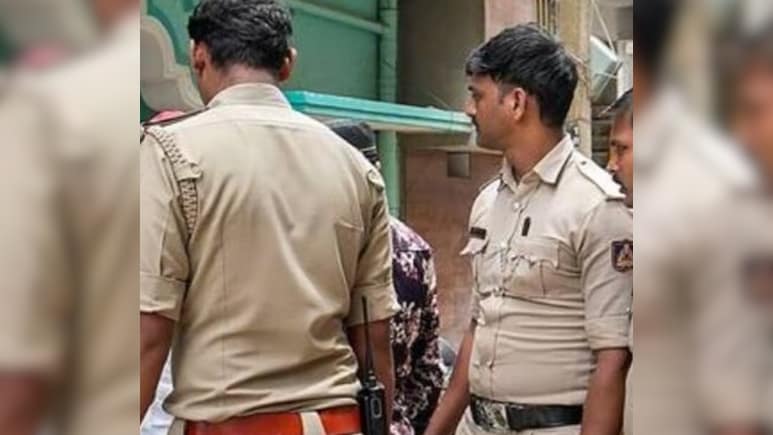 फरीदाबाद पुलिस ने तीन साल के बच्चे की हत्या के आरोप में सौतेले पिता को गिरफ्तार किया फरीदाबाद पुलिस ने तीन साल के बच्चे की हत्या के आरोप में सौतेले पिता को गिरफ्तार किया