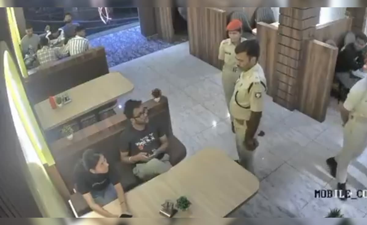 "Behen Hai Meri": Siblings Claim Cops Harassed Them At Bihar Eatery