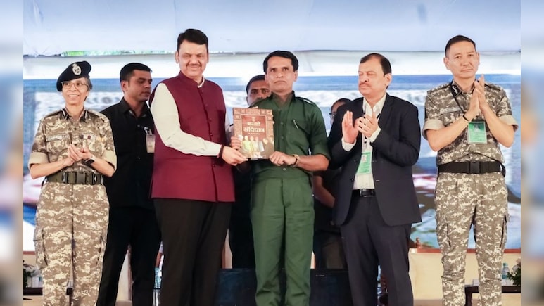 Who is Tarakka: कोण आहे तारक्का? जिच्या प्रेमाखातर भुपतीने केले आत्मसमर्पण Who is Tarakka: कोण आहे तारक्का? जिच्या प्रेमाखातर भुपतीने केले आत्मसमर्पण