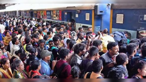 क्राउड कंट्रोल के लिए रेलवे का बड़ा कदम: देश के 75 स्टेशनों पर बनेंगे स्थायी होल्डिंग एरिया